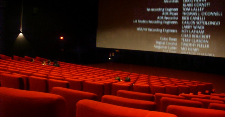 Interno_di_un_sala_da_cinema