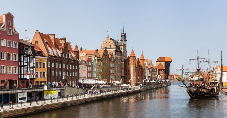 Calle_Dlugie_Pobrzeze,_Gdansk,_Polonia,_2013-05-20,_DD_06