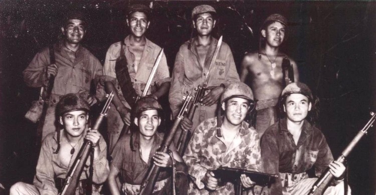 Code_talkers_on_Bougainville,_1943_(7973456676)